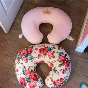Nursing pillows